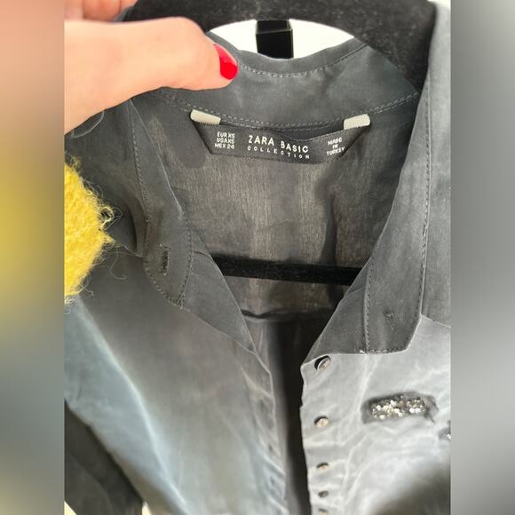 Zara button down shirt with embroidered details - Picture 7 of 8